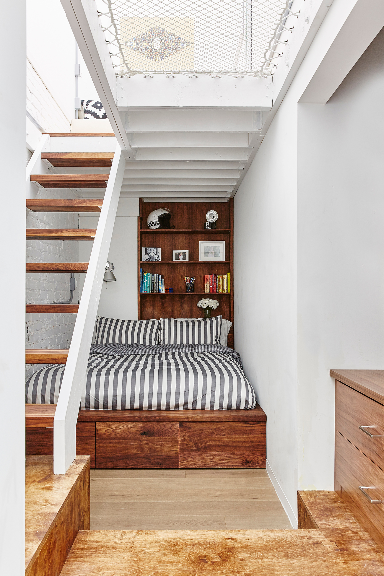 narrow children's bedroom idea by Mary Ratcliffe