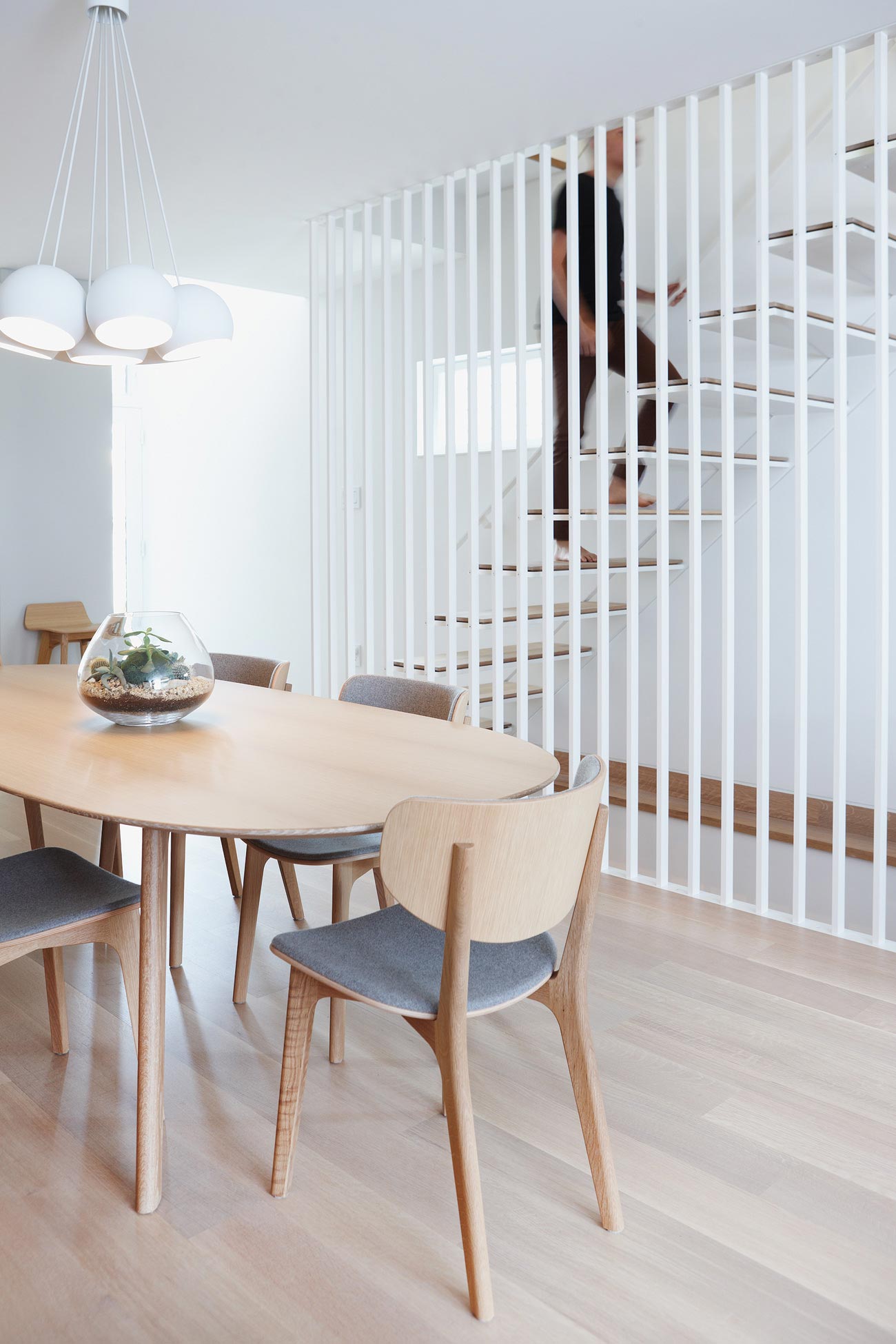 slender metal screen