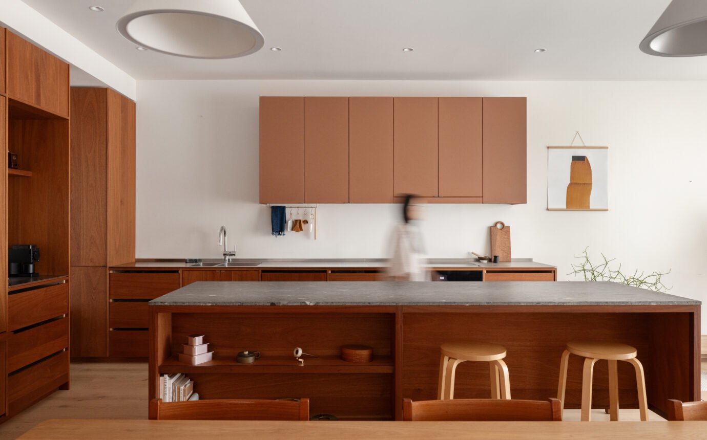 MSDS Interior - Lakeshore Home